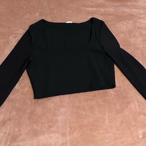 Black long sleeve crop top